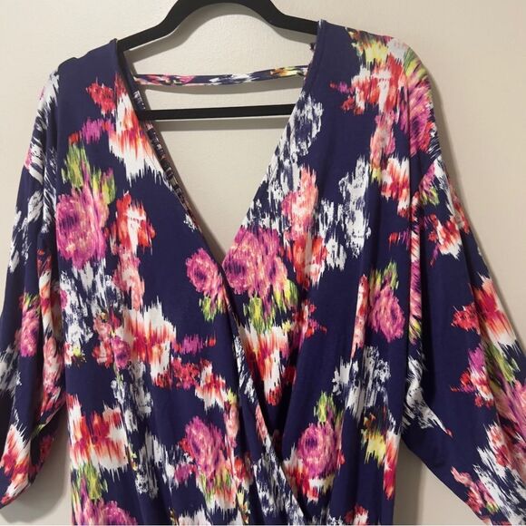 Loveappella Plus Size Surplice V-neck Wrap Front Floral Blouson Top Size 1X. - Picture 7 of 10